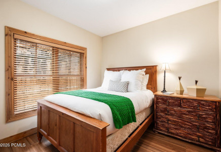 Image for 1203  Empire Avenue