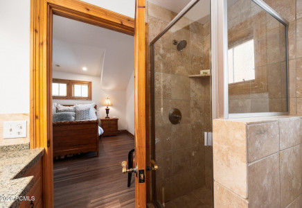 Image for 1203  Empire Avenue