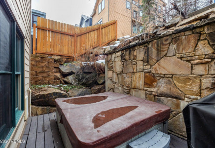 Image for 1203  Empire Avenue