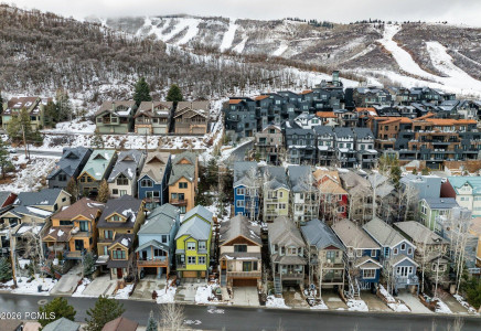 Image for 1203  Empire Avenue