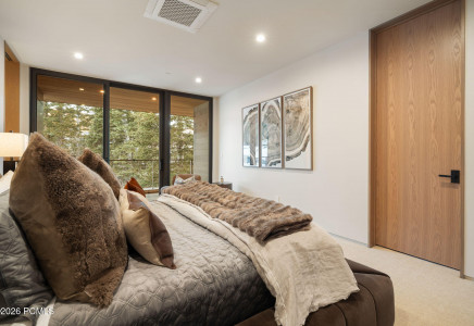 Image for 4867  Legacy Way